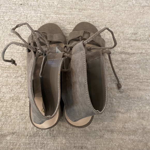 Size 5.5 Qupid Brown Laced Wedge Heel - Picture 3 of 6